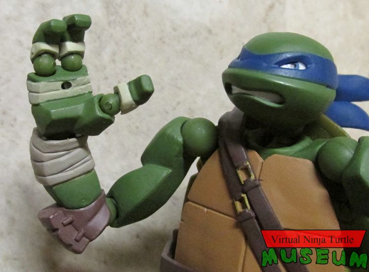 Revoltech TMNT hand detail