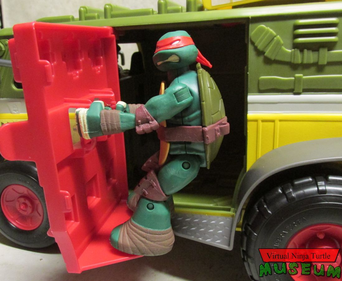 Raph on side door