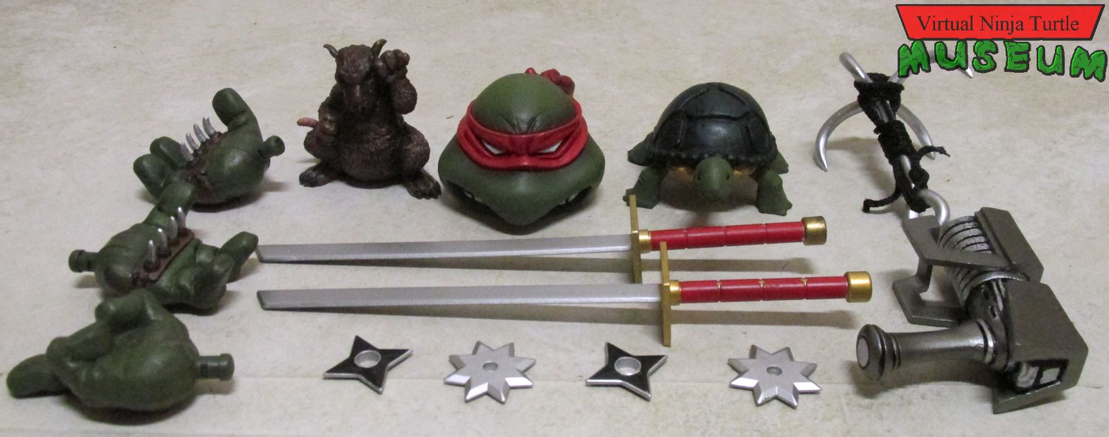 Leonardo's accessories