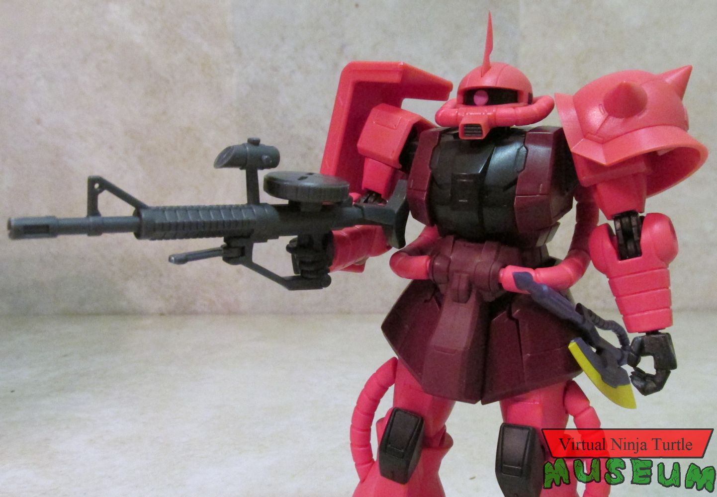 Zaku II with rifle